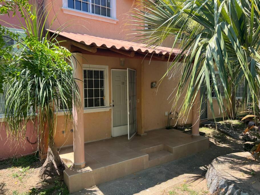 Casa Con Alberca A 8 Min De Playa Apartment Икстапа Екстериор снимка