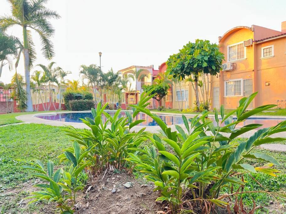 Casa Con Alberca A 8 Min De Playa Apartment Икстапа Екстериор снимка